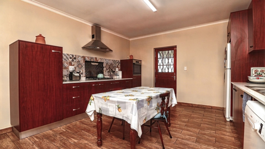 Commercial Property for Sale in Rondevlei Western Cape